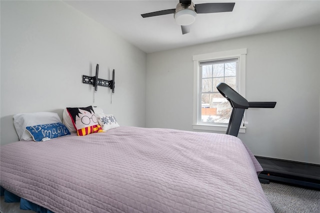 bedroom with ceiling fan