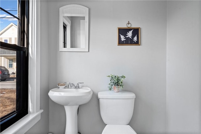 bathroom featuring toilet