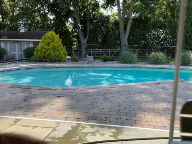 view of swimming pool