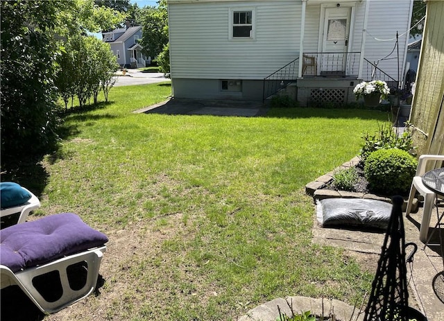 6 David St, East Providence, RI 02916 - view of green lawn