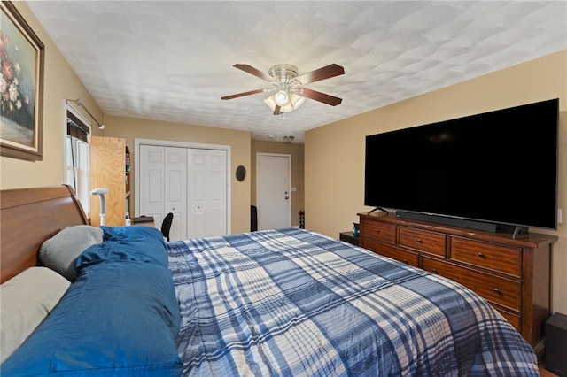 bedroom featuring a closet and ceiling fan