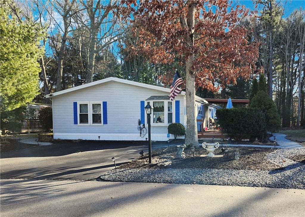 view of front of property