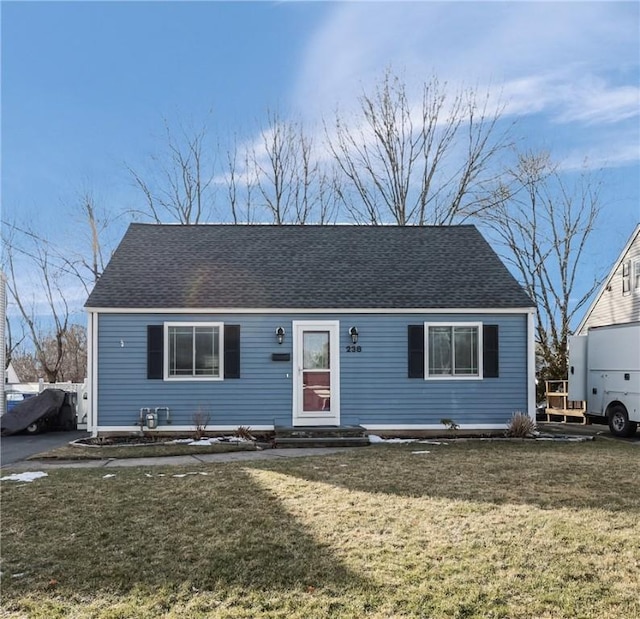 view of front of house with a front lawn