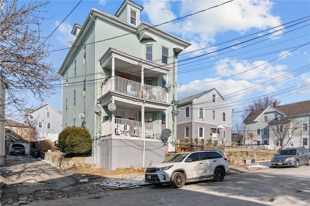 front of property with covered porch