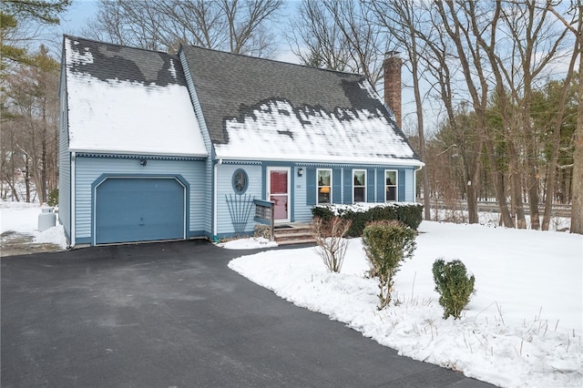 view of front facade featuring a garage