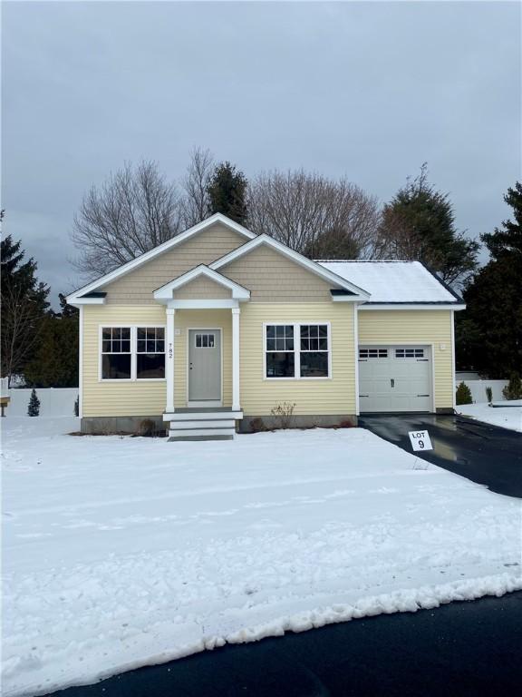 view of front facade with a garage