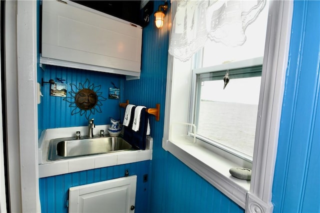 laundry room featuring sink