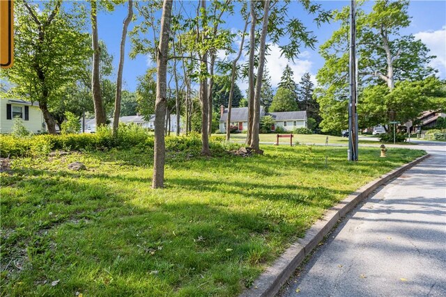 192 Schoolhouse Rd, Warren, RI 02885