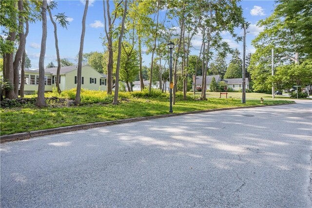 192 Schoolhouse Rd, Warren, RI 02885