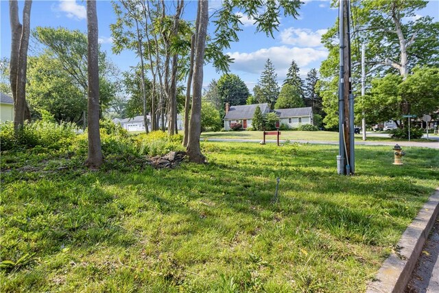 192 Schoolhouse Rd, Warren, RI 02885