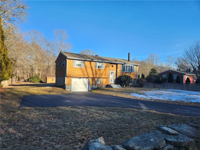 view of front facade with a garage