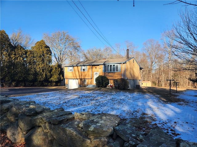 view of front of house featuring a garage