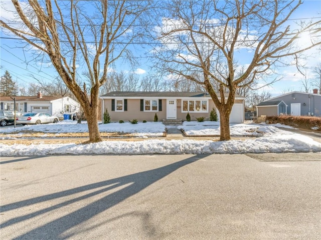 view of front facade featuring a garage