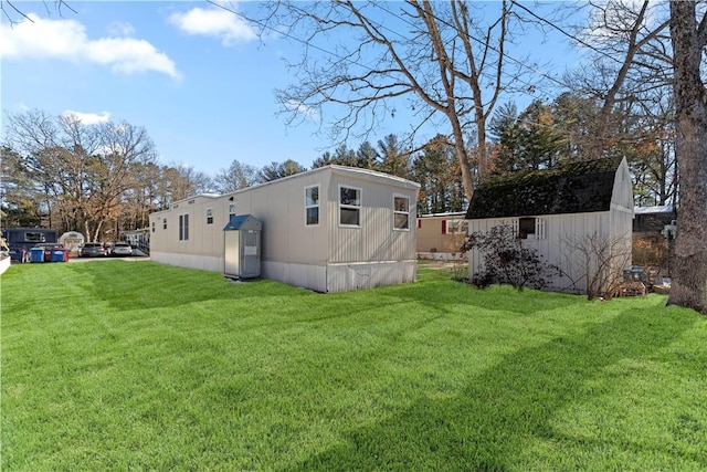 exterior space featuring a yard