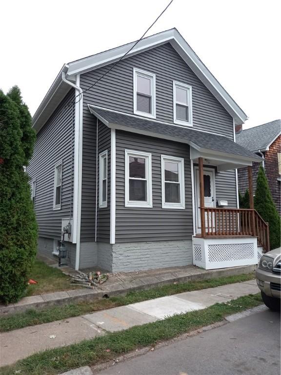 bungalow-style house with covered porch