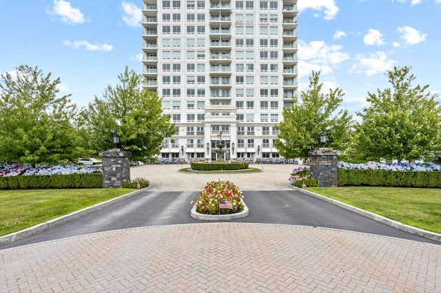 view of building exterior featuring driveway