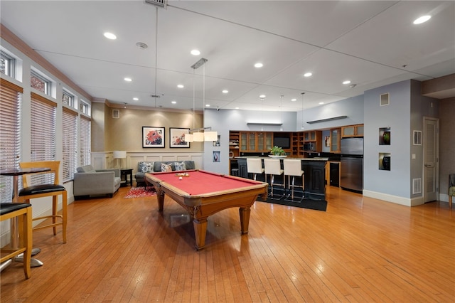 game room featuring light wood-type flooring, billiards, visible vents, and recessed lighting