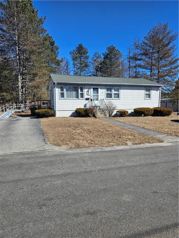 view of front of property