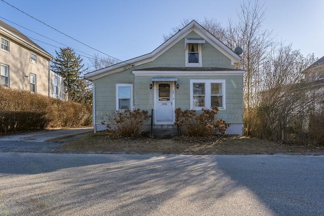 view of front of home featuring aphalt driveway