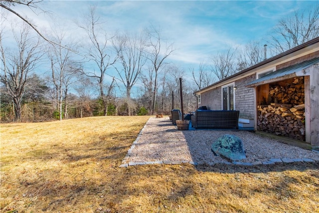 view of yard featuring a patio area