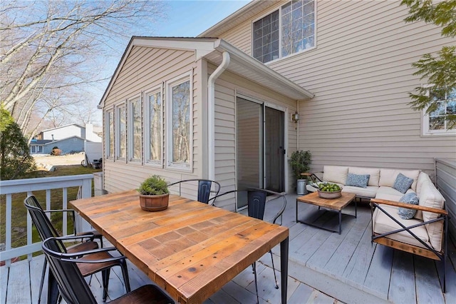 deck with an outdoor hangout area and outdoor dining area