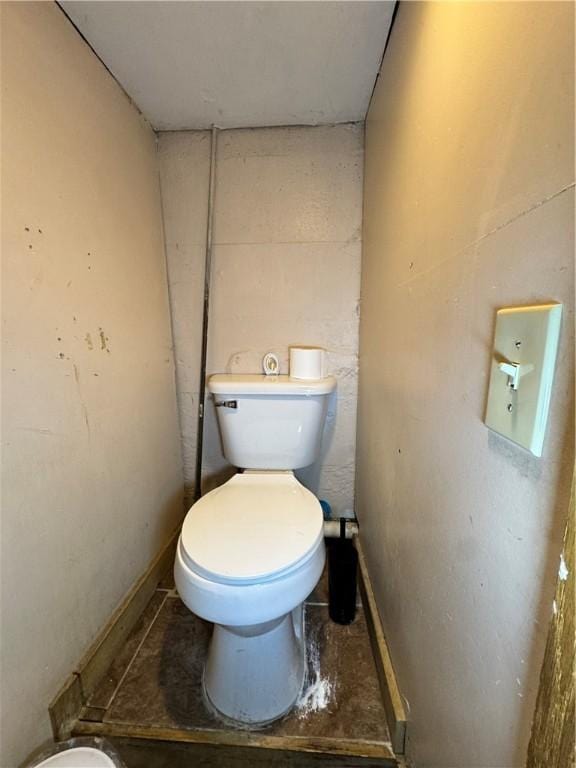 bathroom featuring toilet