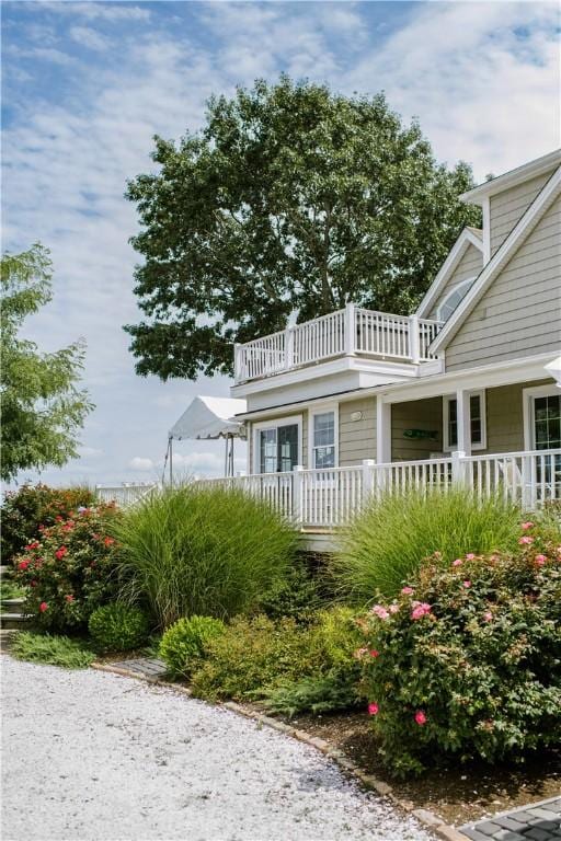 exterior space featuring a porch