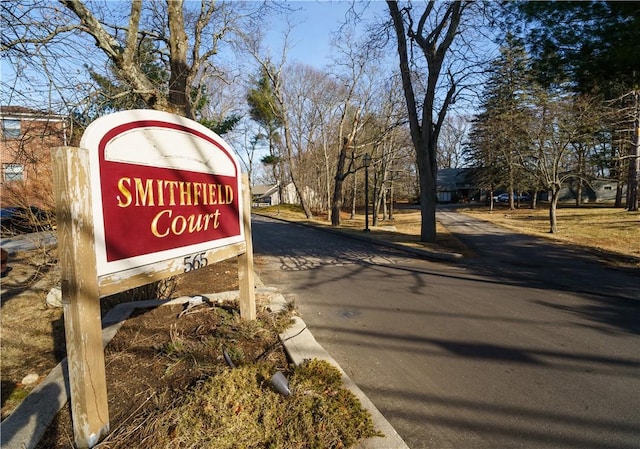 view of community / neighborhood sign