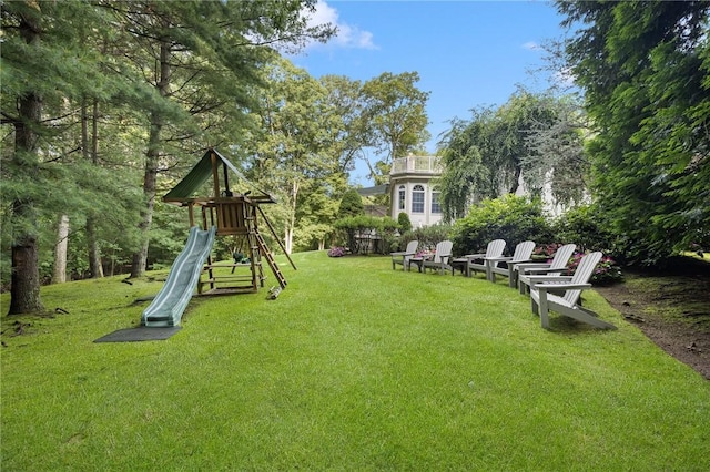 view of jungle gym featuring a yard