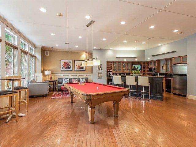 playroom featuring billiards, visible vents, recessed lighting, wainscoting, and light wood-type flooring