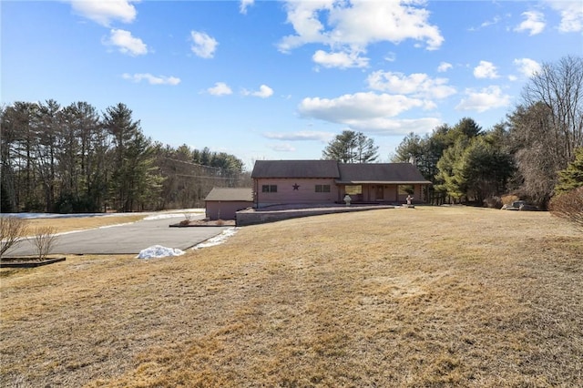 exterior space featuring a yard