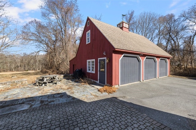 view of detached garage