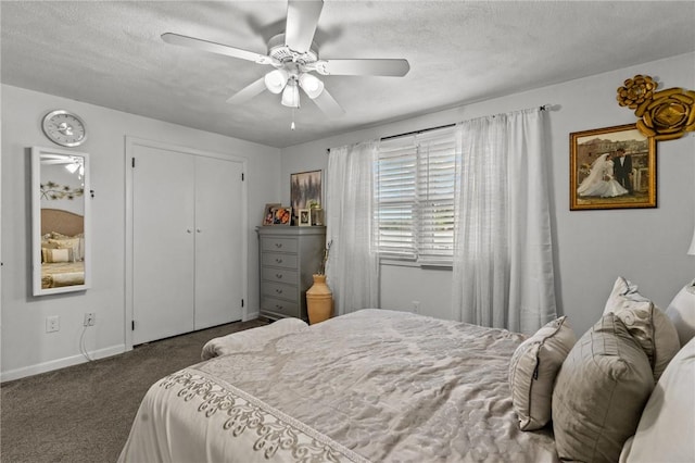 bedroom with a textured ceiling, a ceiling fan, baseboards, and carpet floors