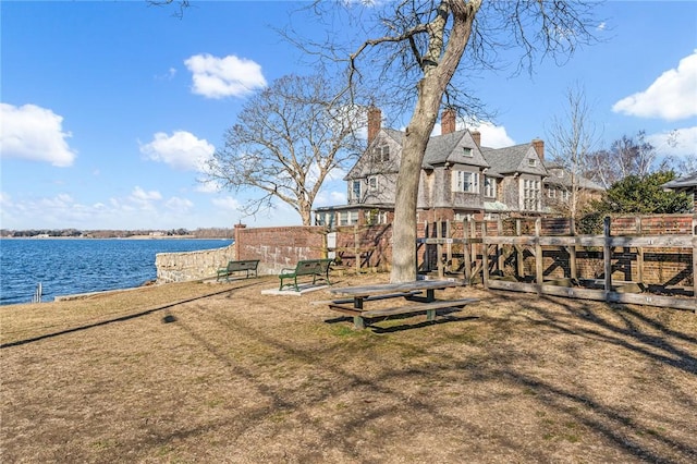 view of yard featuring a water view