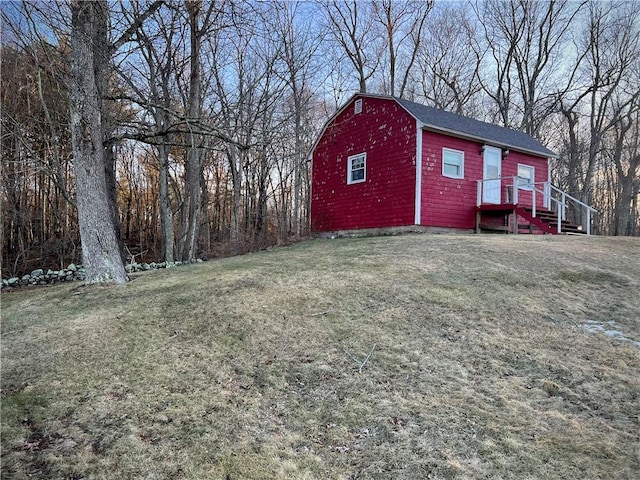 view of outdoor structure featuring an outbuilding