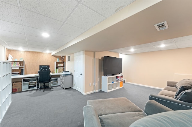 living area with visible vents, baseboards, recessed lighting, a paneled ceiling, and carpet flooring