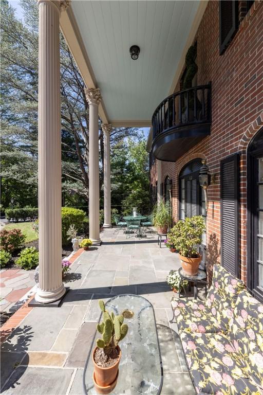 view of patio featuring outdoor dining space