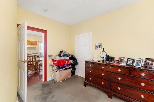 bedroom with carpet