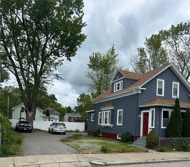 321 Smith St, Cranston, RI 02905 - photo 1