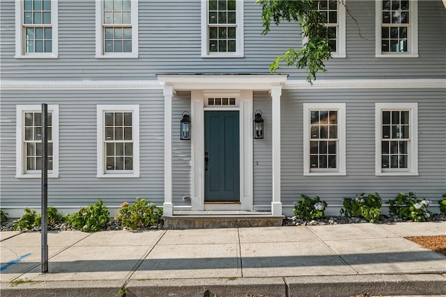 view of exterior entry