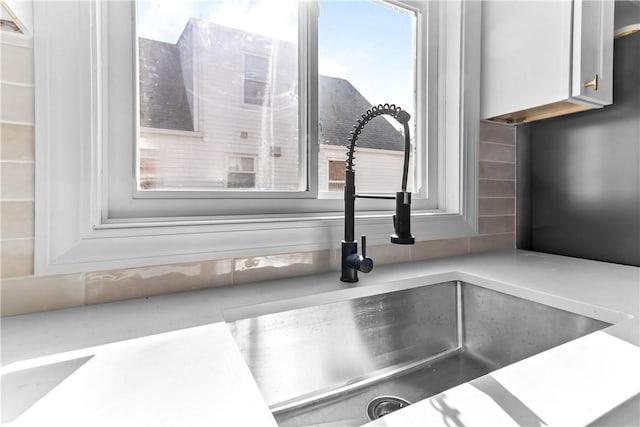 room details featuring a sink