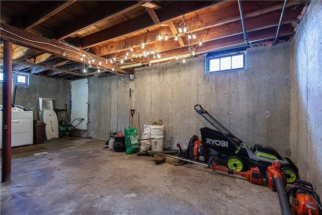 basement featuring washer / dryer