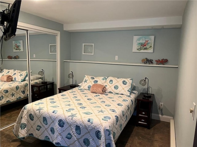 bedroom featuring a closet