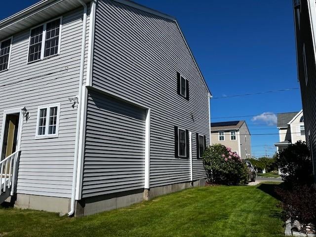 16 Elm Ave, Narragansett, RI 02882 - view of side of property with a lawn
