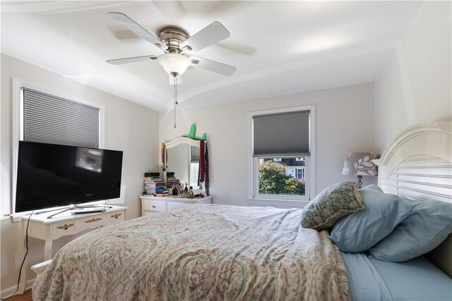 bedroom featuring a ceiling fan