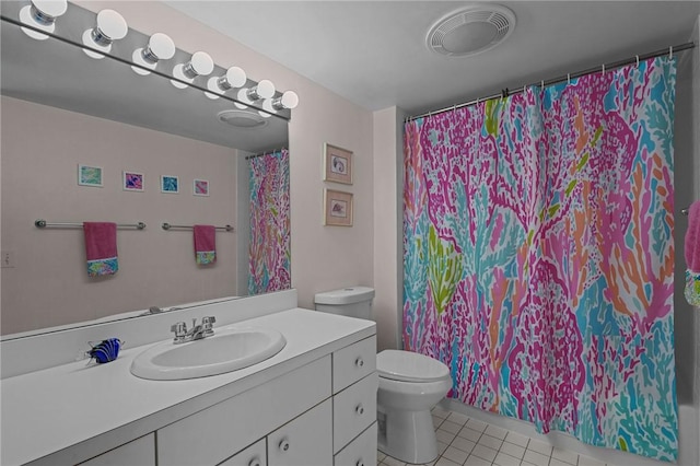 full bath featuring tile patterned flooring, visible vents, toilet, vanity, and a shower with shower curtain