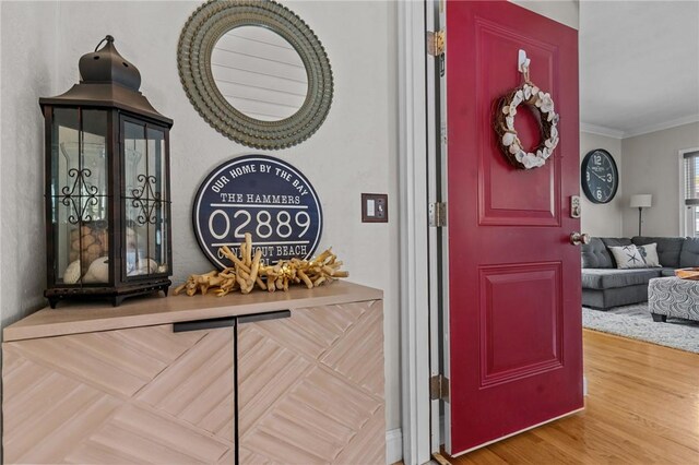 doorway to property with outdoor lounge area