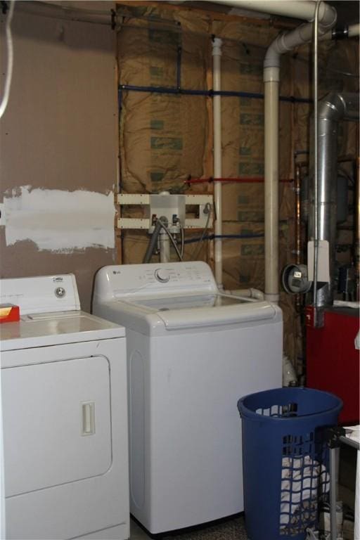 372 Mishnock Rd, West Greenwich, RI 02817 - laundry area featuring washer and dryer