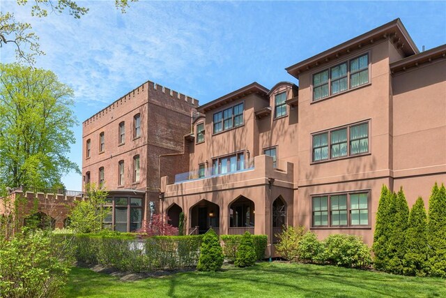 78 Rhode Island Ave Unit 8, Newport, RI 02840 - photo 1