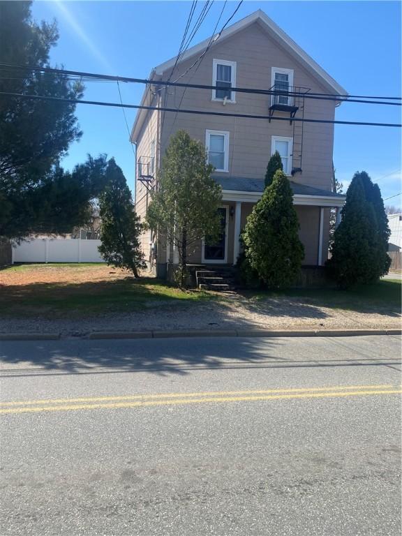 view of front of house